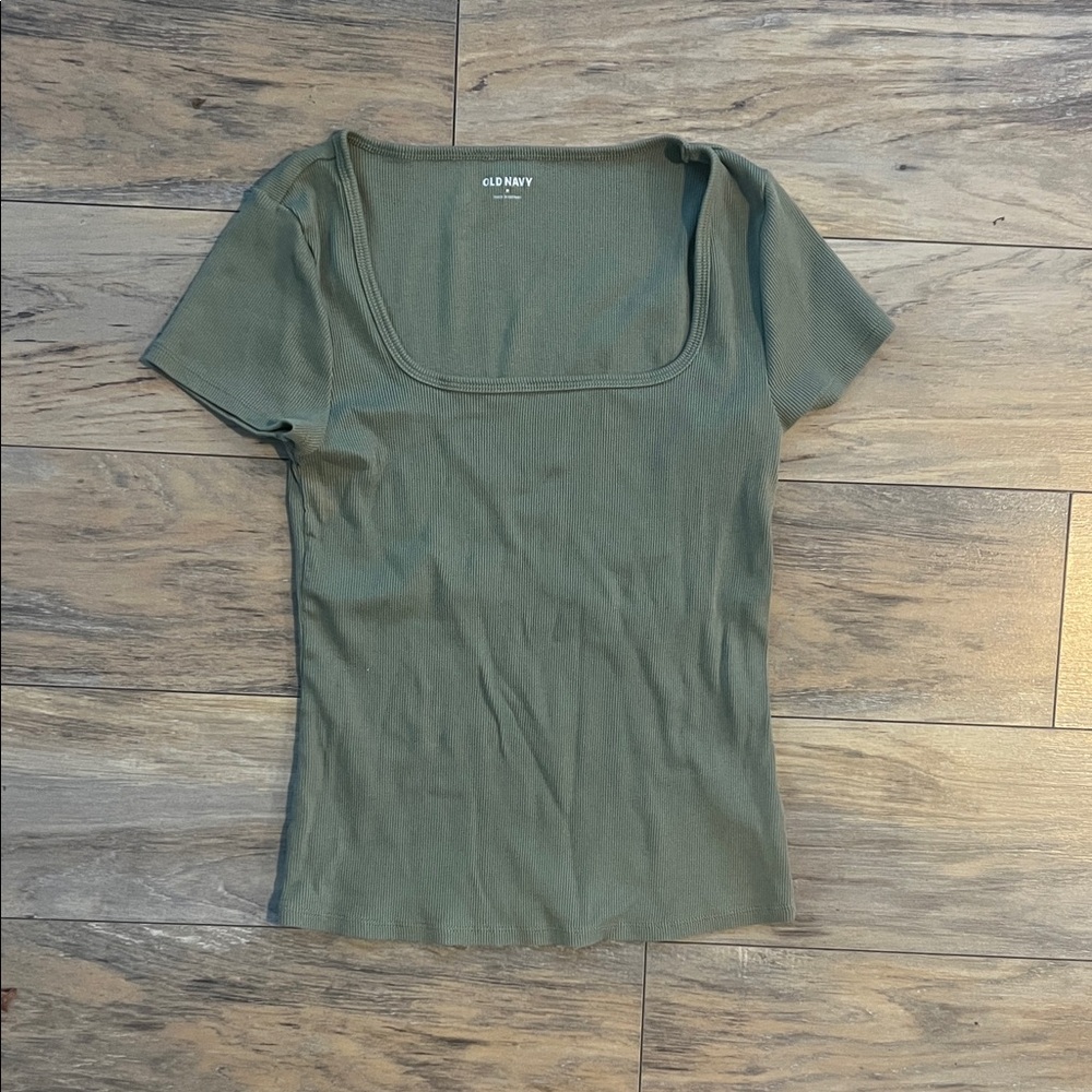Old Navy Women's Short Sleeve Top in Olive